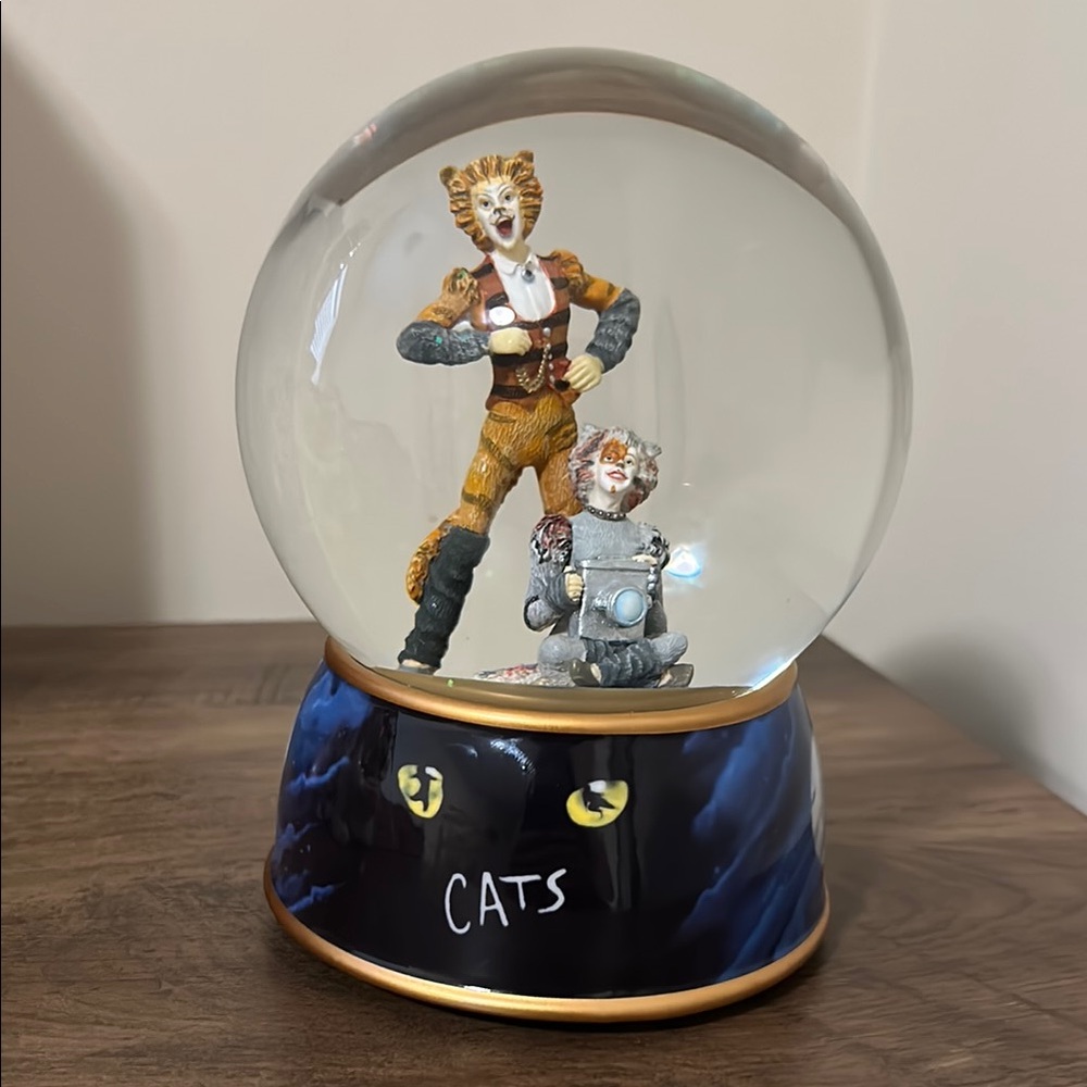 San Francisco Music Box Cats Musical Snow Globe